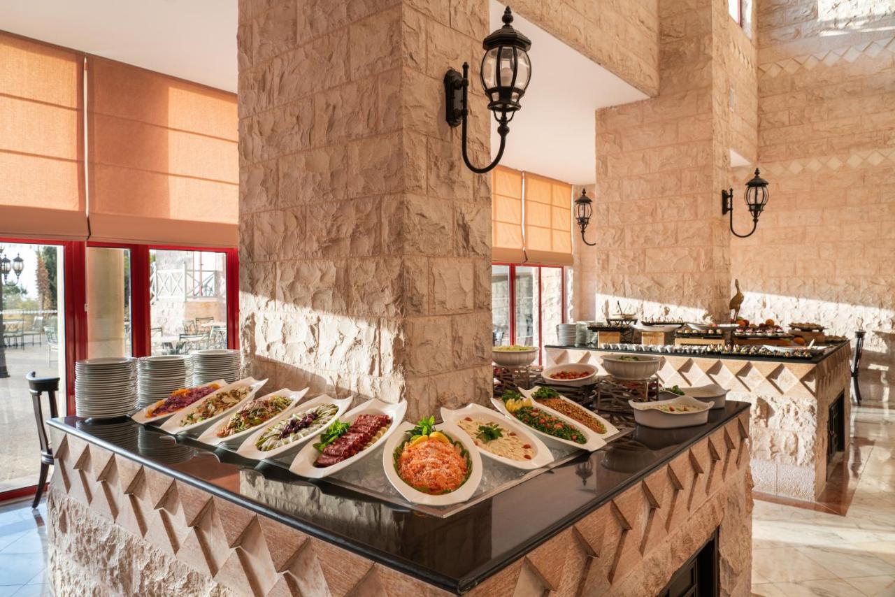 Grand Mercure Petra Wadi Musa Bagian luar foto