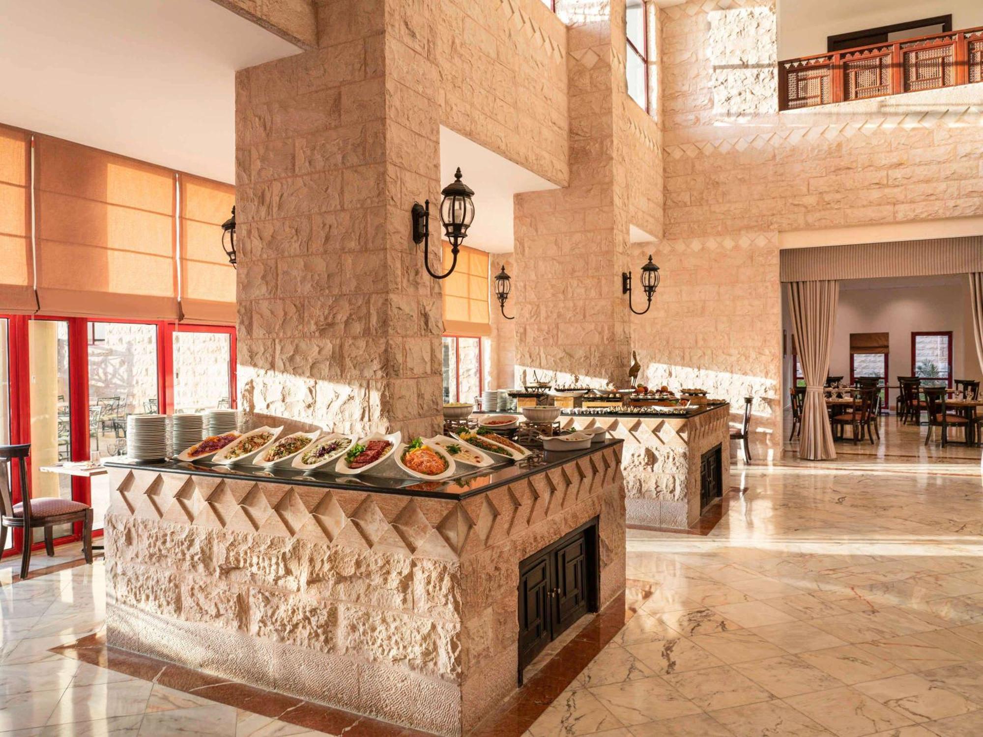 Grand Mercure Petra Wadi Musa Bagian luar foto