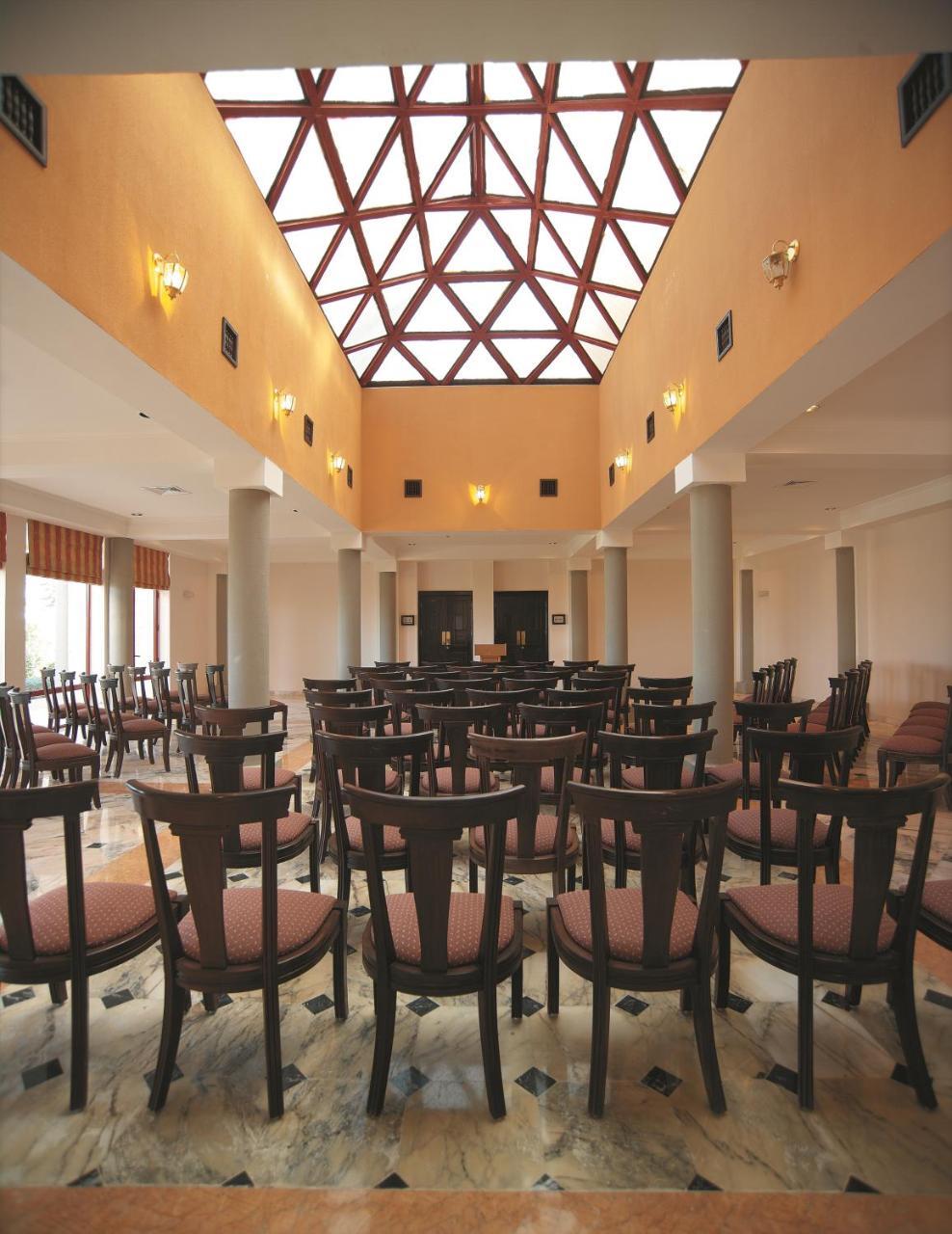Grand Mercure Petra Wadi Musa Bagian luar foto